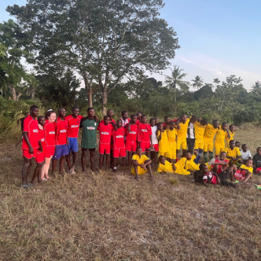 Abigail Russell voetbalt